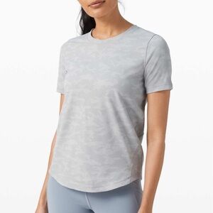 Lululemon Long Distance Short Sleeve Shirt in Incognito Camo Silver Drop Pattern